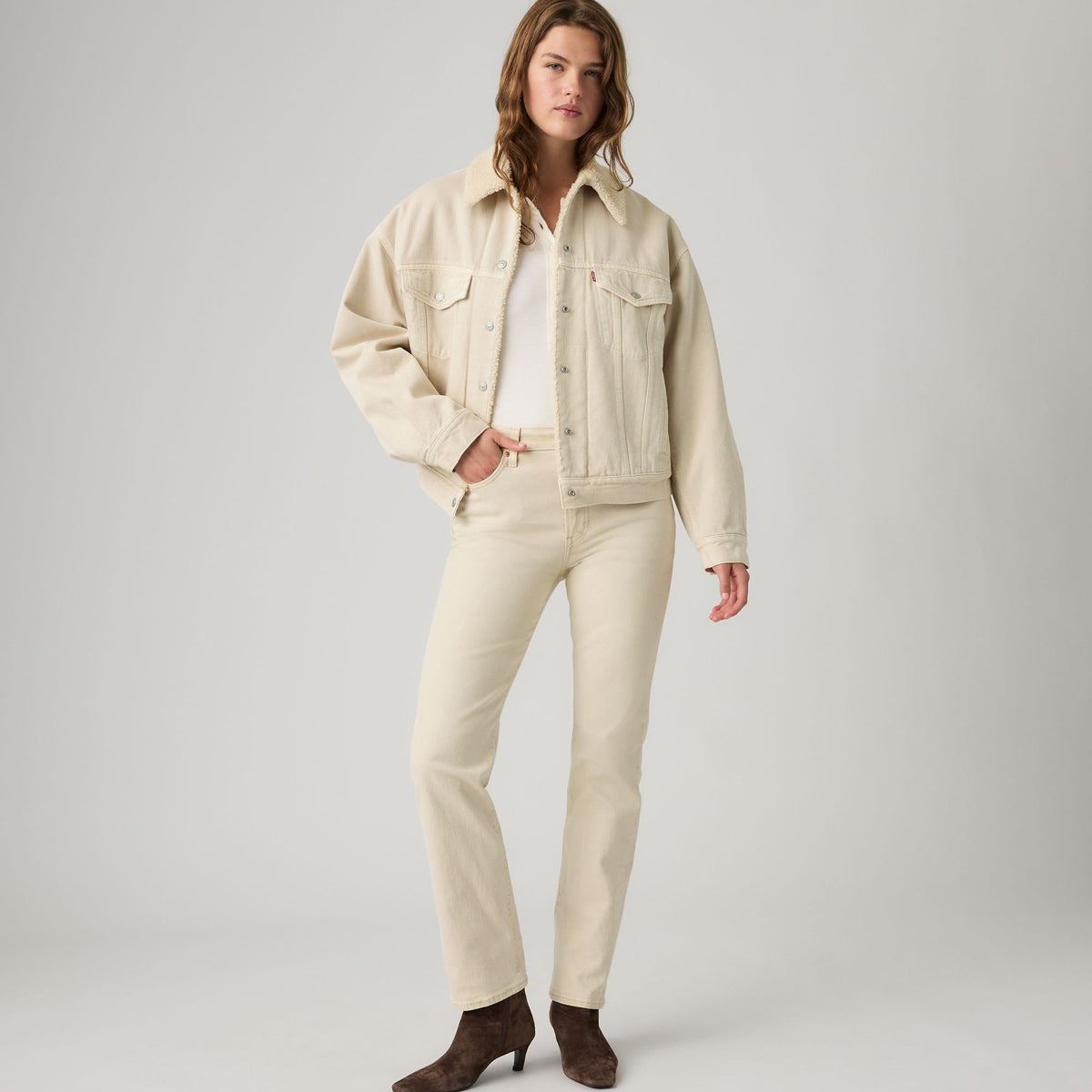 LEVI'S® WOMEN'S RIBCAGE SLIM JEANS - NEUTRAL