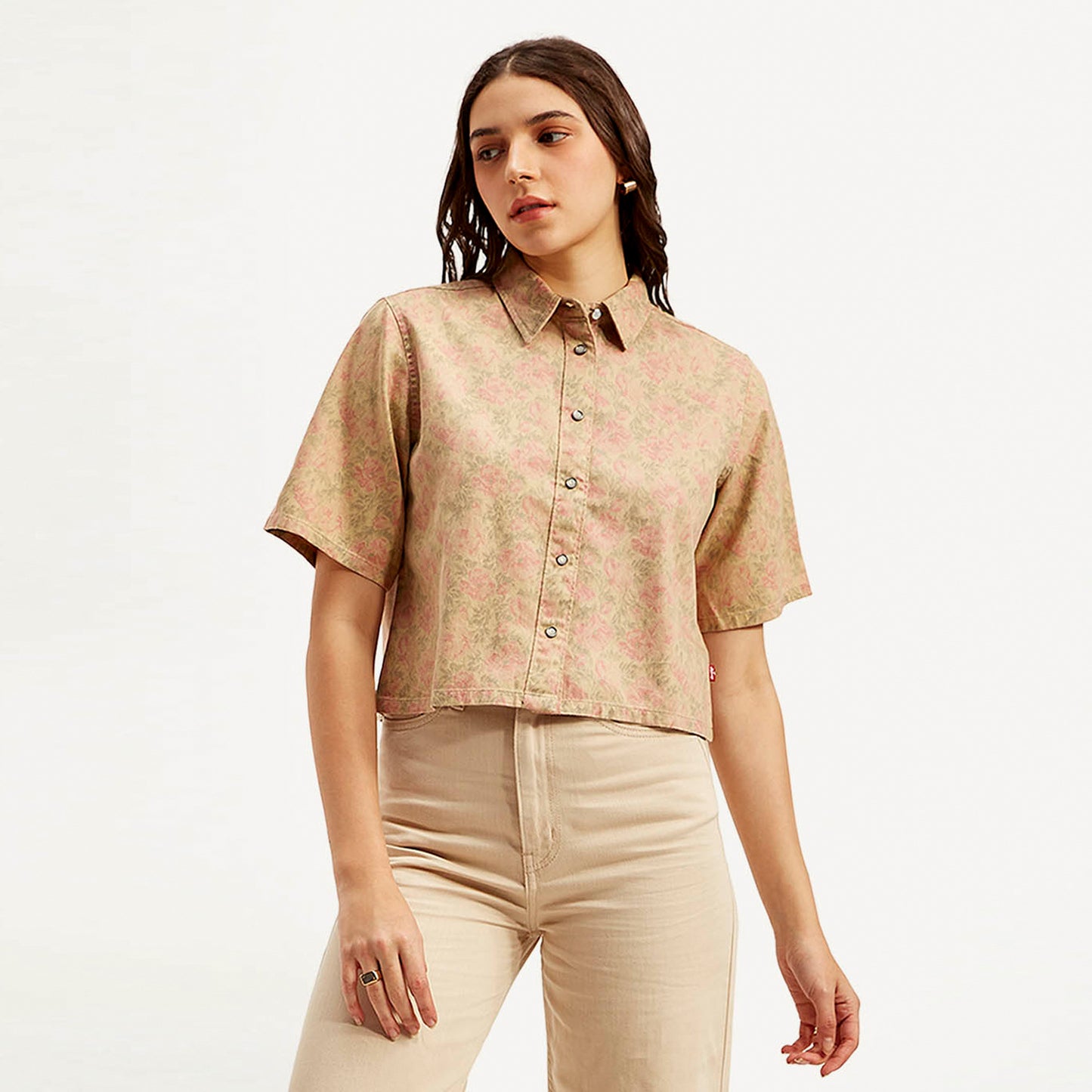 LEVI’S® WOMEN'S FLORAL SPREAD COLLAR SHIRT - TAN