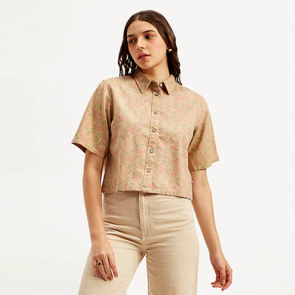 LEVI’S® WOMEN'S FLORAL SPREAD COLLAR SHIRT - TAN