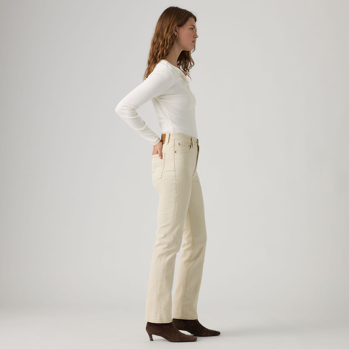 LEVI'S® WOMEN'S RIBCAGE SLIM JEANS - NEUTRAL