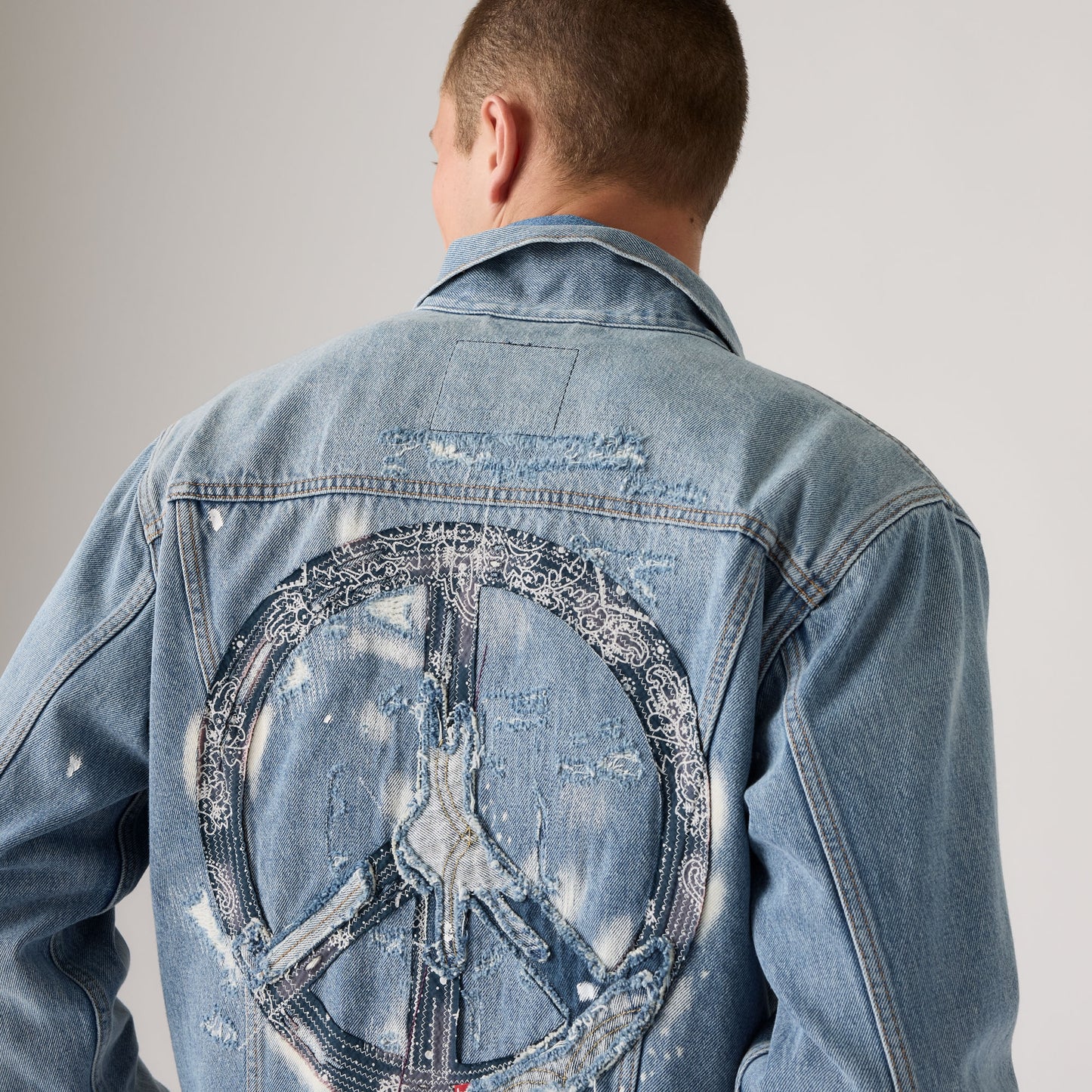 LEVI'S® MEN'S RELAXED TRUCKER JACKET - MULTI-COLOR