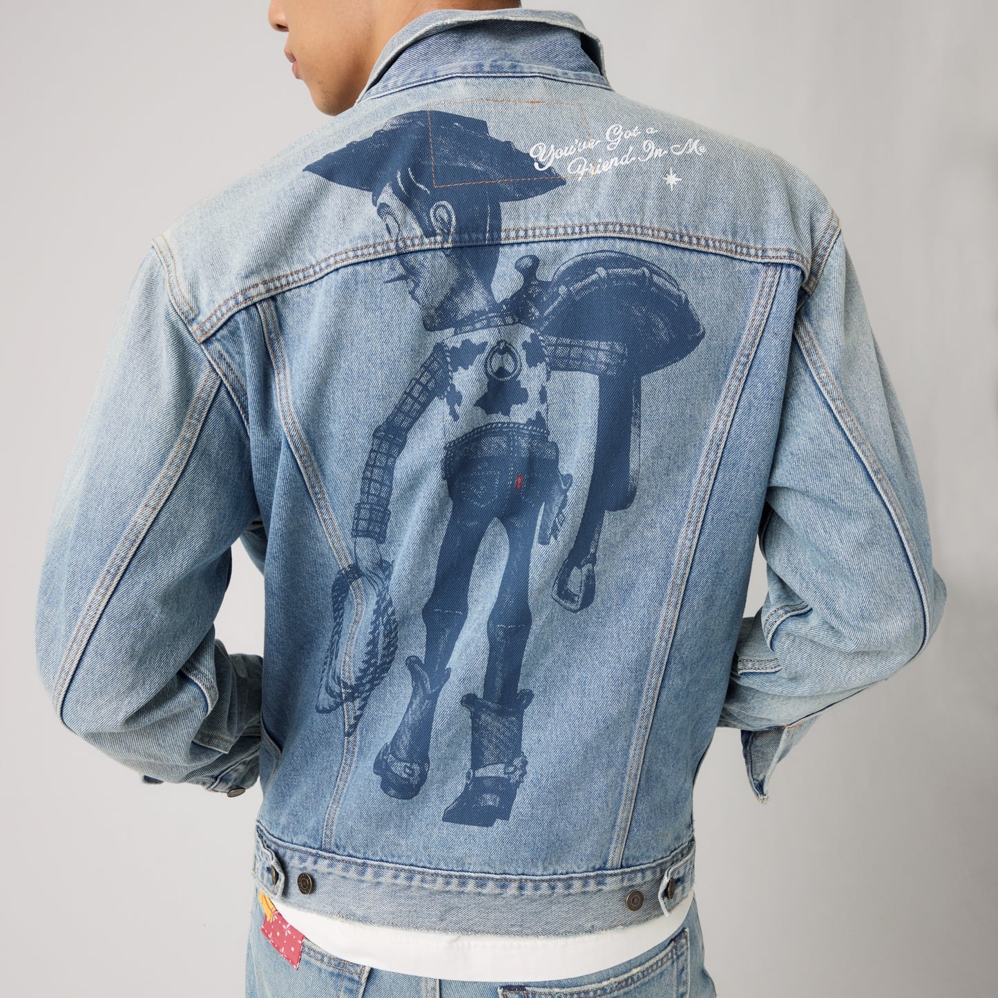 LEVI'S® X TOY STORY MEN'S TYPE III TRUCKER JACKET - MED INDIGO - WORN IN