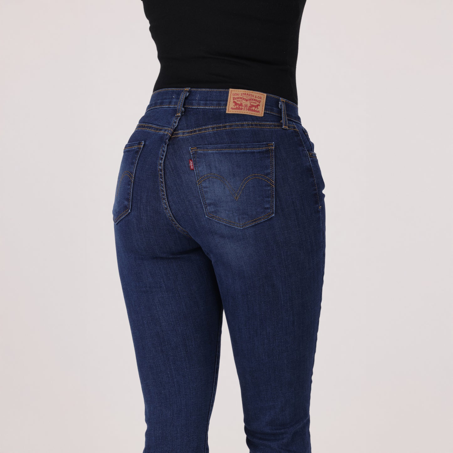 LEVI'S® WOMEN'S CURVY STRAIGHT - DARK WASH