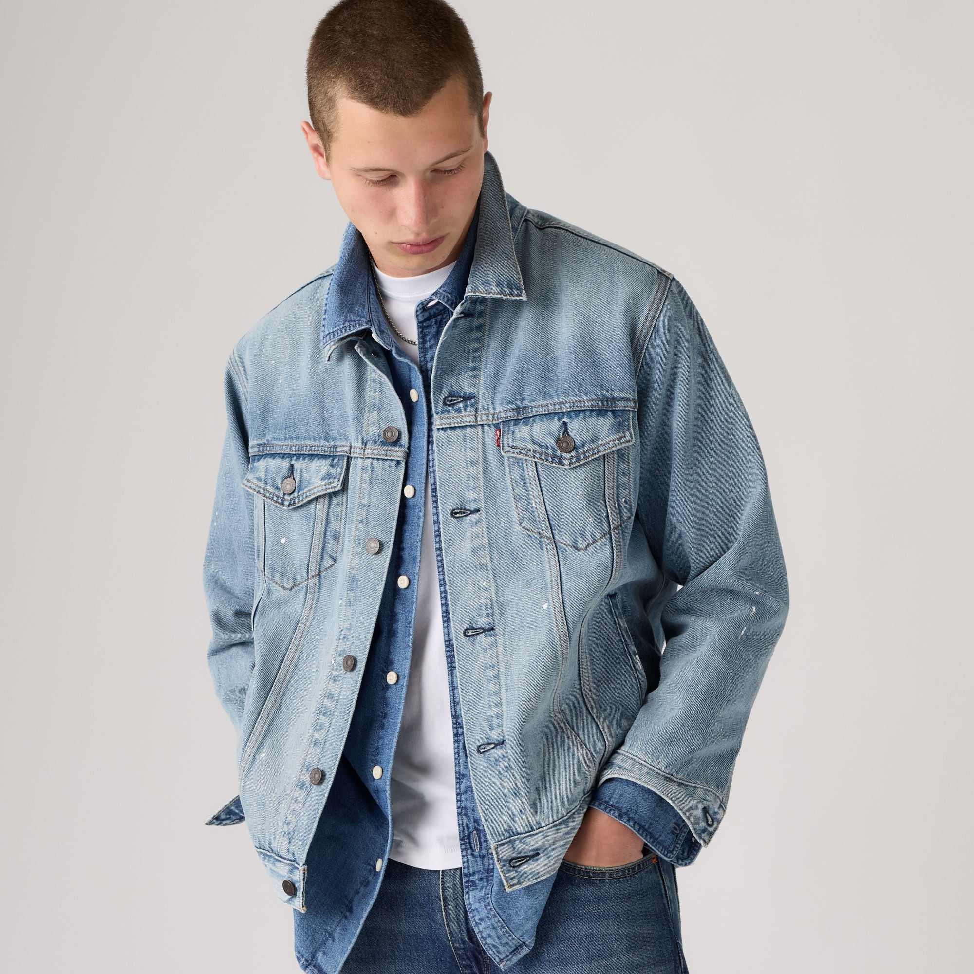 LEVI'S® MEN'S RELAXED TRUCKER JACKET - MULTI-COLOR