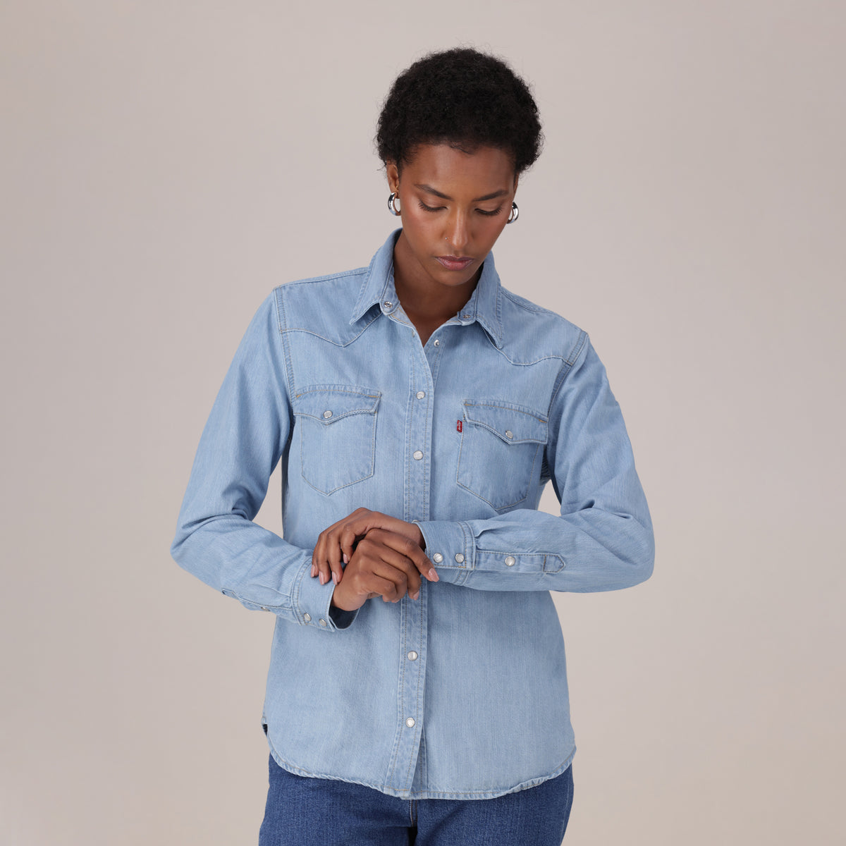 LEVI'S® WOMEN'S HERITAGE WESTERN DENIM SHIRT - MED INDIGO - WORN IN
