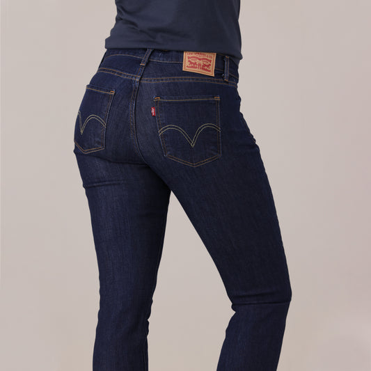 LEVI'S® WOMEN'S CURVY STRAIGHT  - DARK INDIGO - FLAT FINISH
