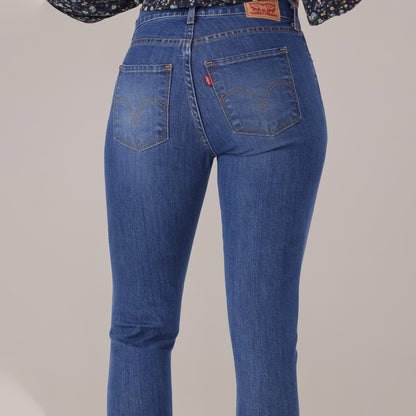 LEVI'S® WOMEN'S CURVY HIGH-RISE SUPER SKINNY  - MED INDIGO - WORN IN