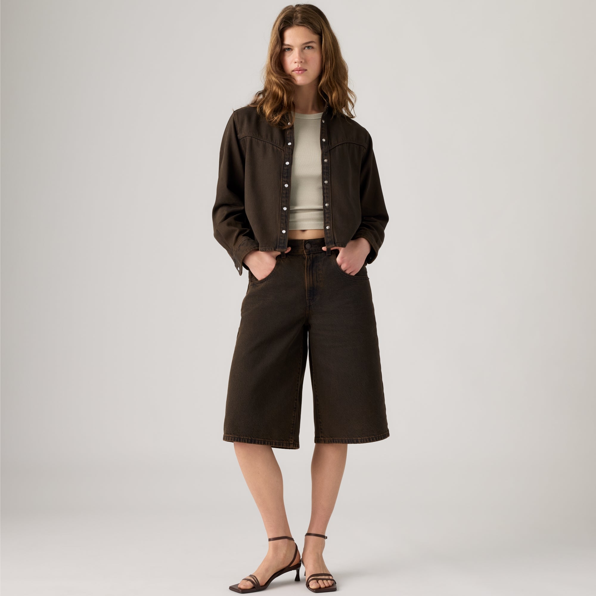 LEVI'S® WOMEN'S SUPER BAGGY JORTS - BROWN