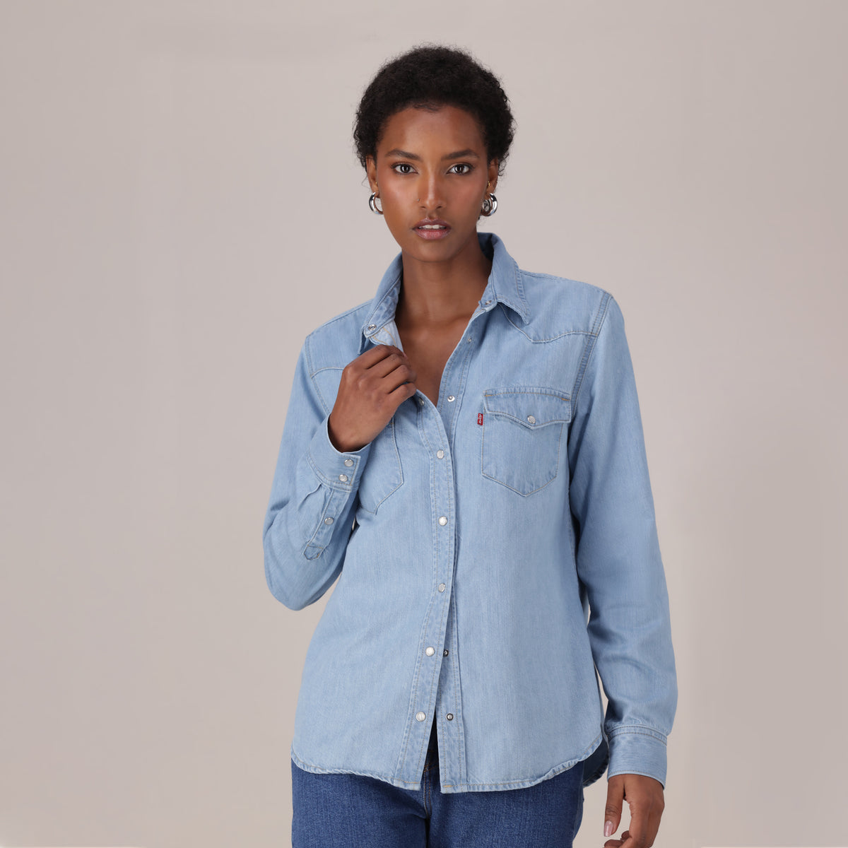 LEVI'S® WOMEN'S HERITAGE WESTERN DENIM SHIRT - MED INDIGO - WORN IN
