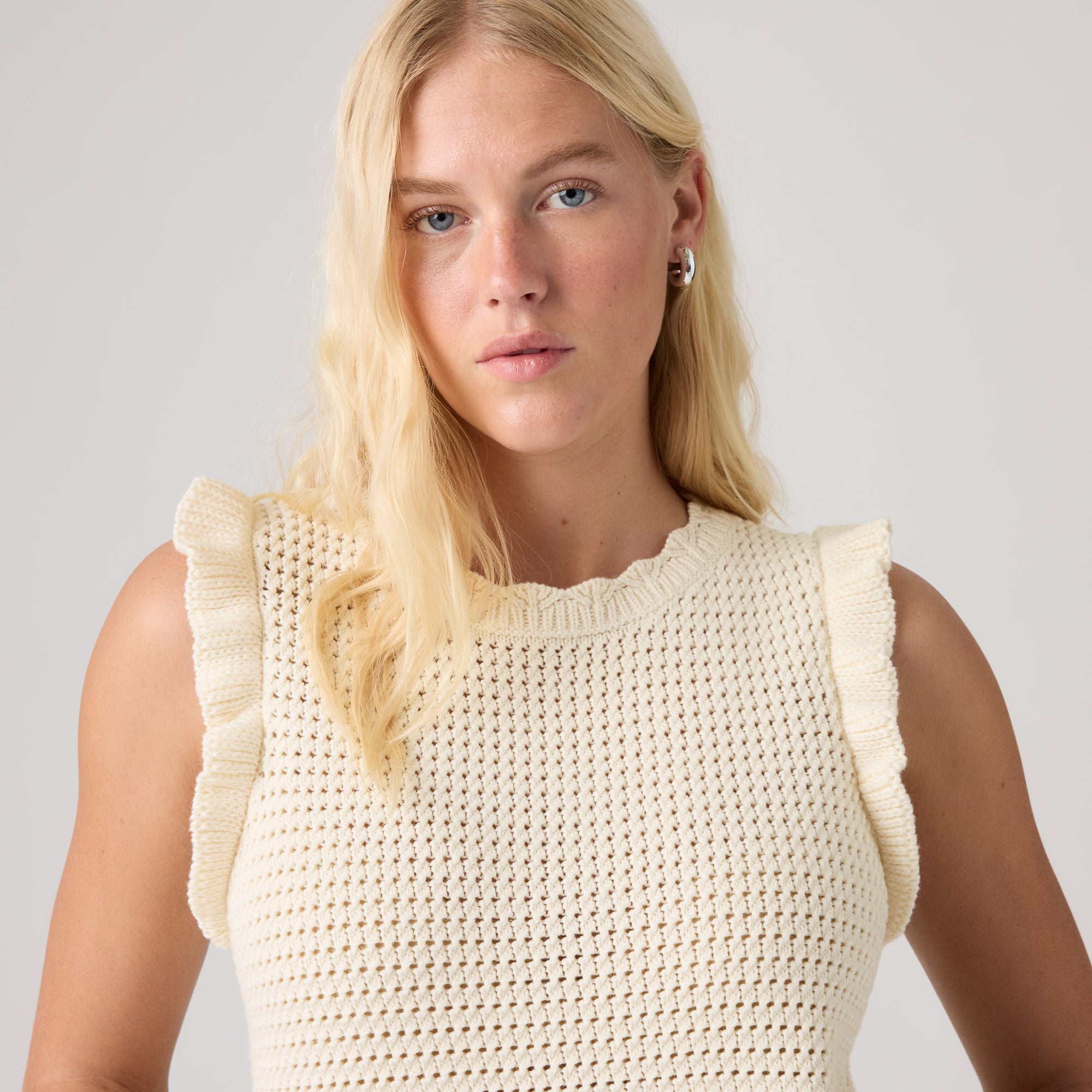 LEVI'S® WOMEN'S LULU FLUTTER SLEEVE SWEATER TANK - WHITE