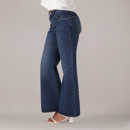 LEVI'S® WOMEN'S CINCH FLARE JEANS - DARK INDIGO - WORN IN