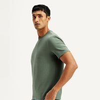 Levi's® Men's Solid Regular Fit T-Shirt