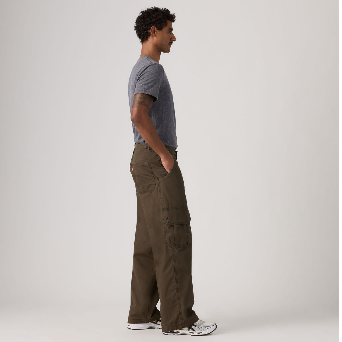 LEVI'S® MEN'S EXTRA BAGGY CARGOS - BROWN