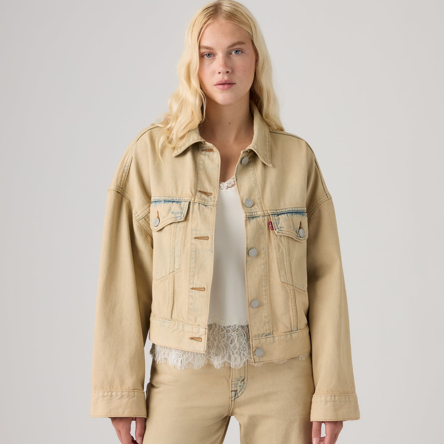 LEVI'S® WOMEN'S LOOSE CROP TRUCKER JACKET - NEUTRAL