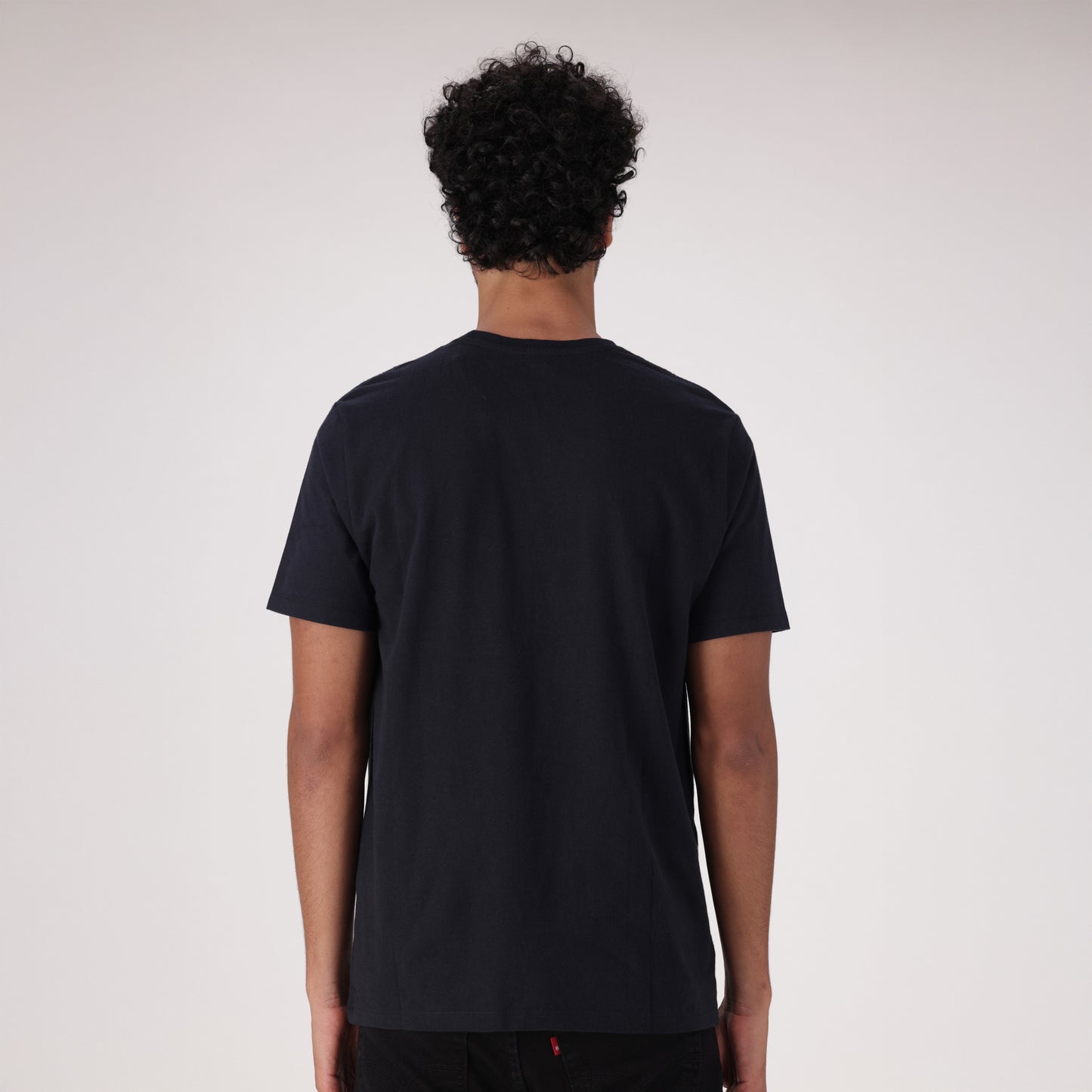 LEVI'S® MEN'S CLASSIC POCKET T-SHIRT - BLACK