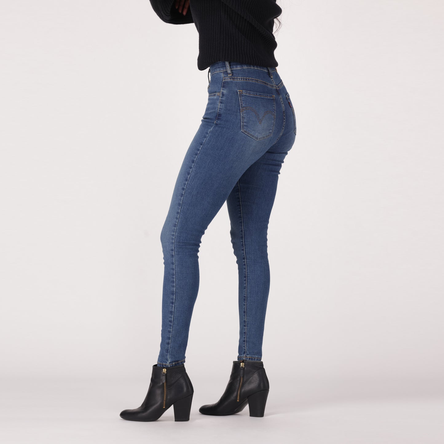 LEVI'S® WOMEN'S CURVY HIGH-RISE SUPER SKINNY  - MED INDIGO - WORN IN