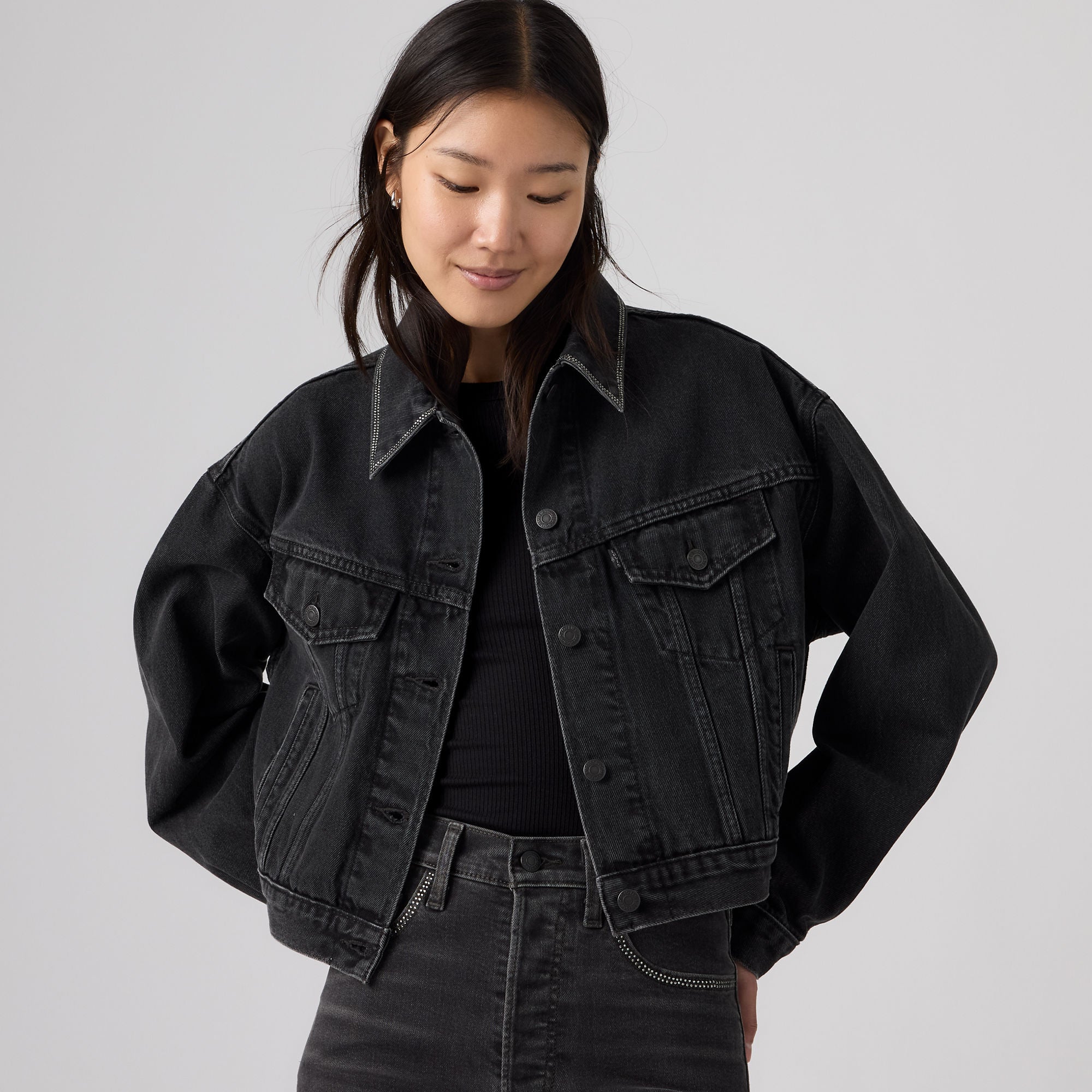 LEVI'S® WOMEN'S RHINESTONE SHRUNKEN 90'S TRUCKER JACKET - BLACK