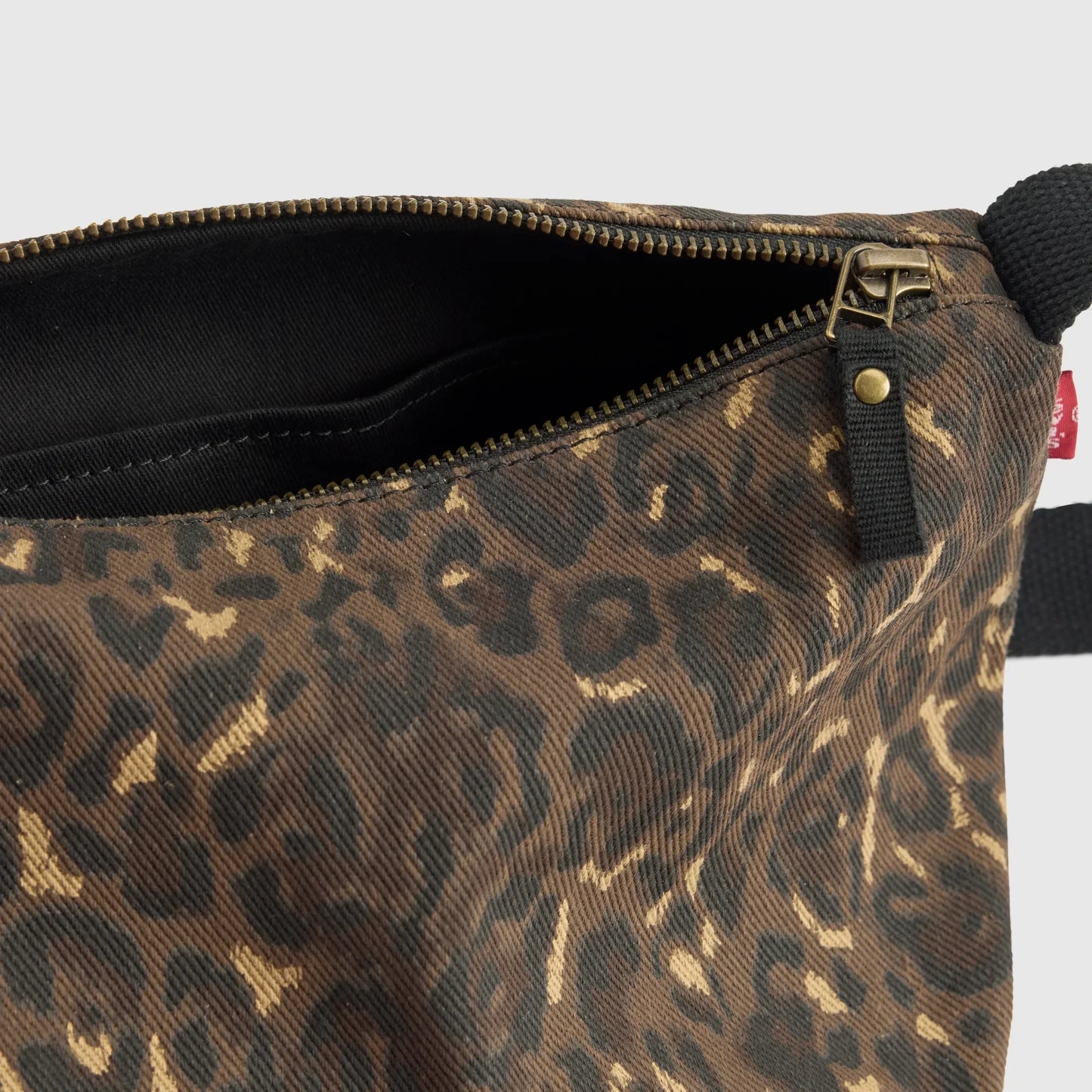 LEVI'S® WOMEN'S ALI SMALL SHOULDER BAG - NEUTRAL