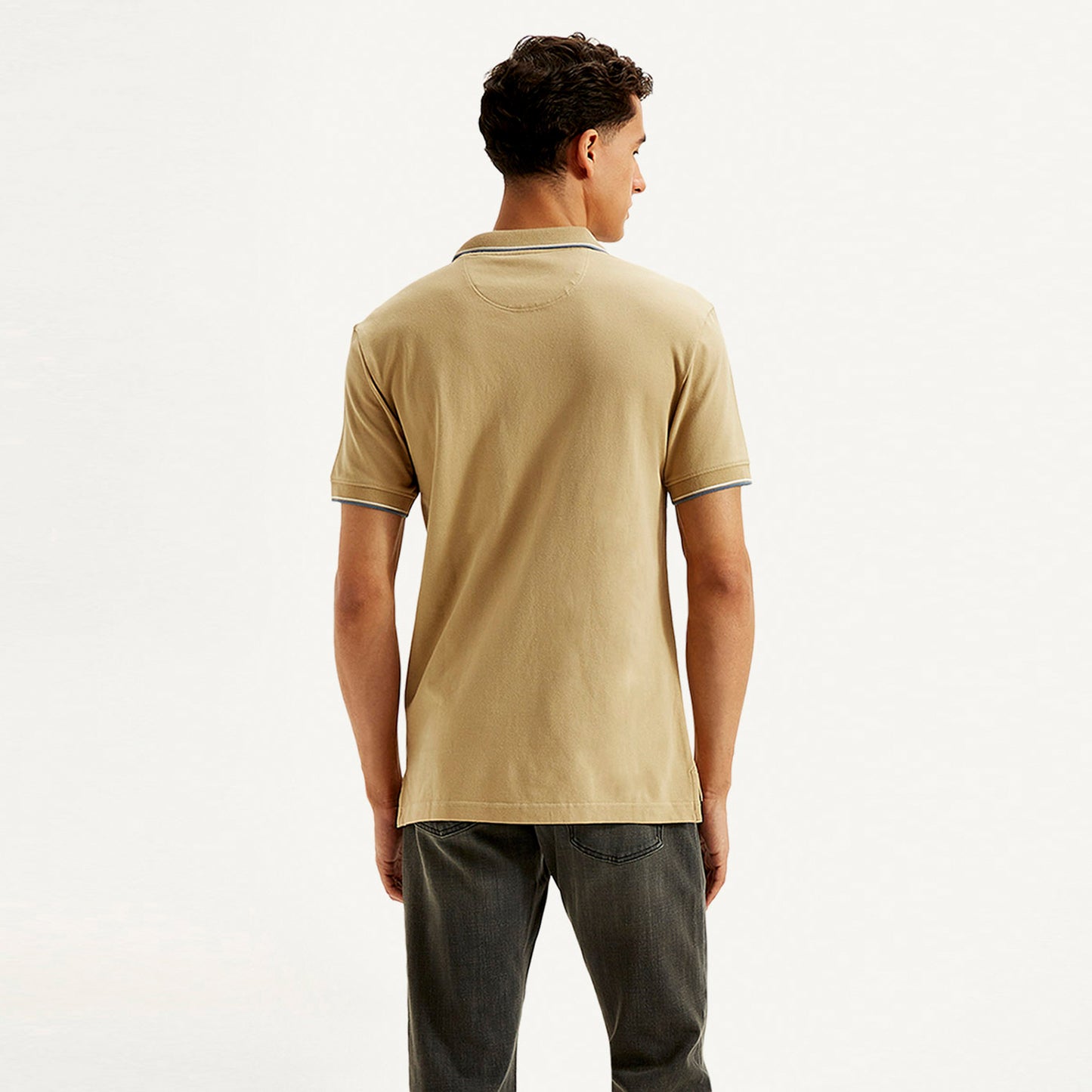 LEVI’S® MEN'S SOLID SLIM FIT POLO T-SHIRT - NEUTRAL