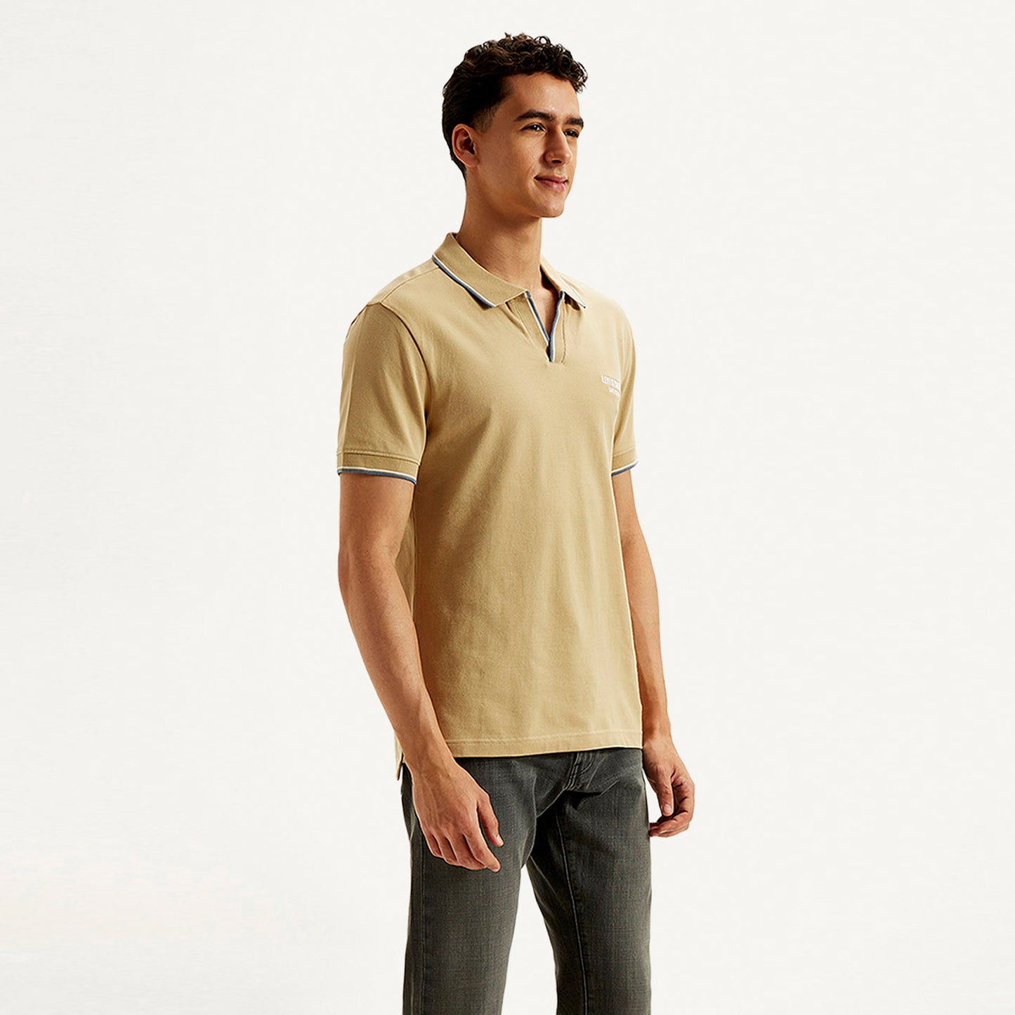 LEVI’S® MEN'S SOLID SLIM FIT POLO T-SHIRT - NEUTRAL