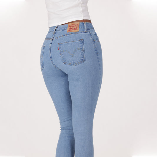 LEVI'S® WOMEN'S CURVY SKINNY  - MED INDIGO - WORN IN