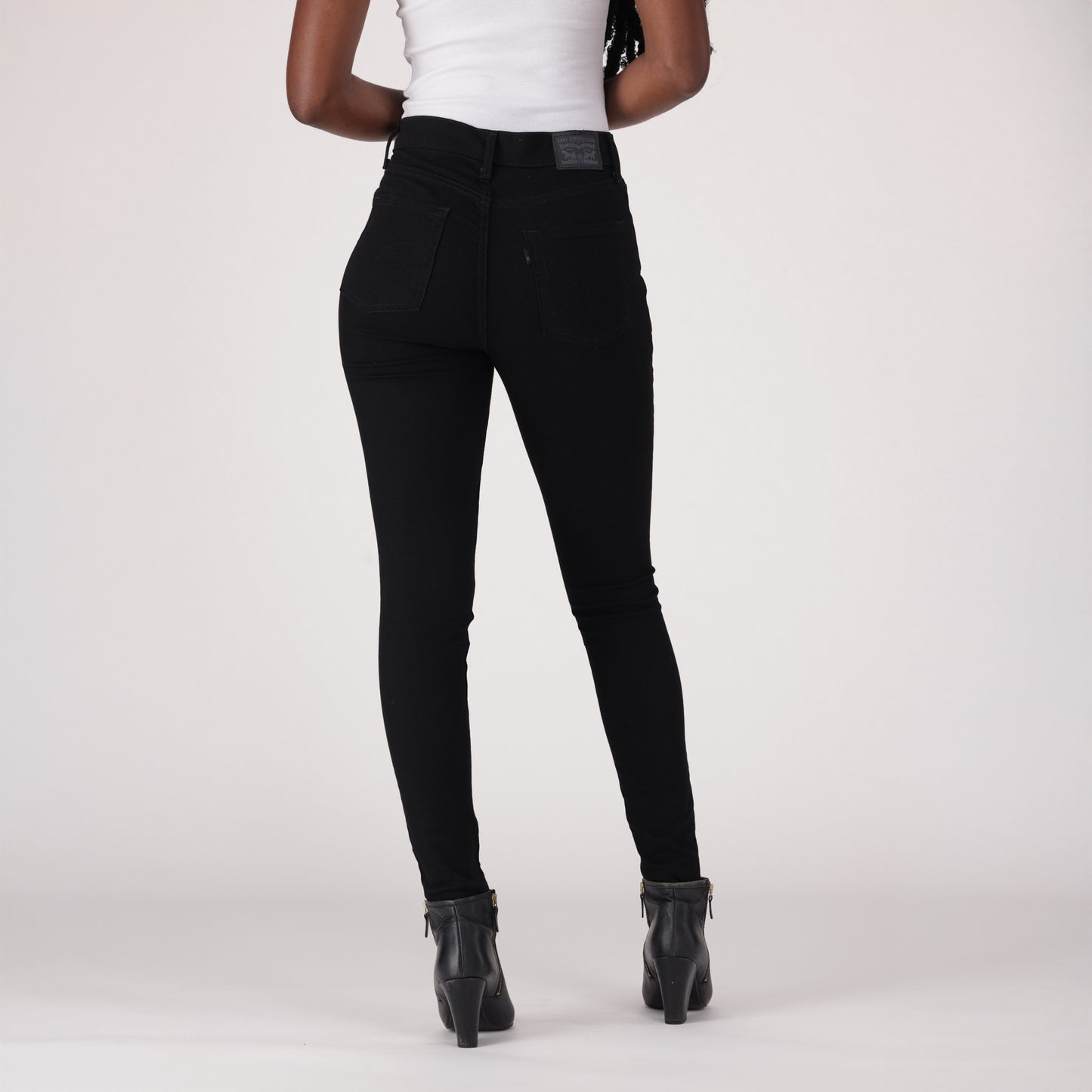 LEVI’S® WOMEN'S 710 MID-RISE SUPER SKINNY JEANS - BLACK