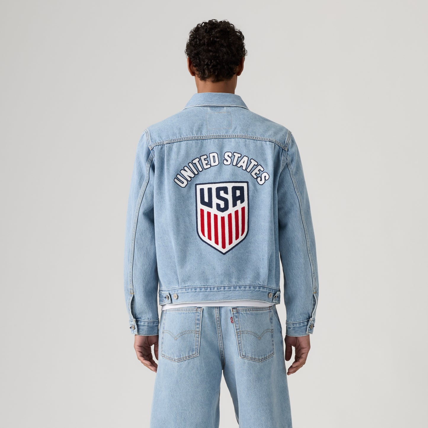 LEVI'S® U.S. SOCCER TYPE II TRUCKER JACKET - LIGHT INDIGO - WORN IN