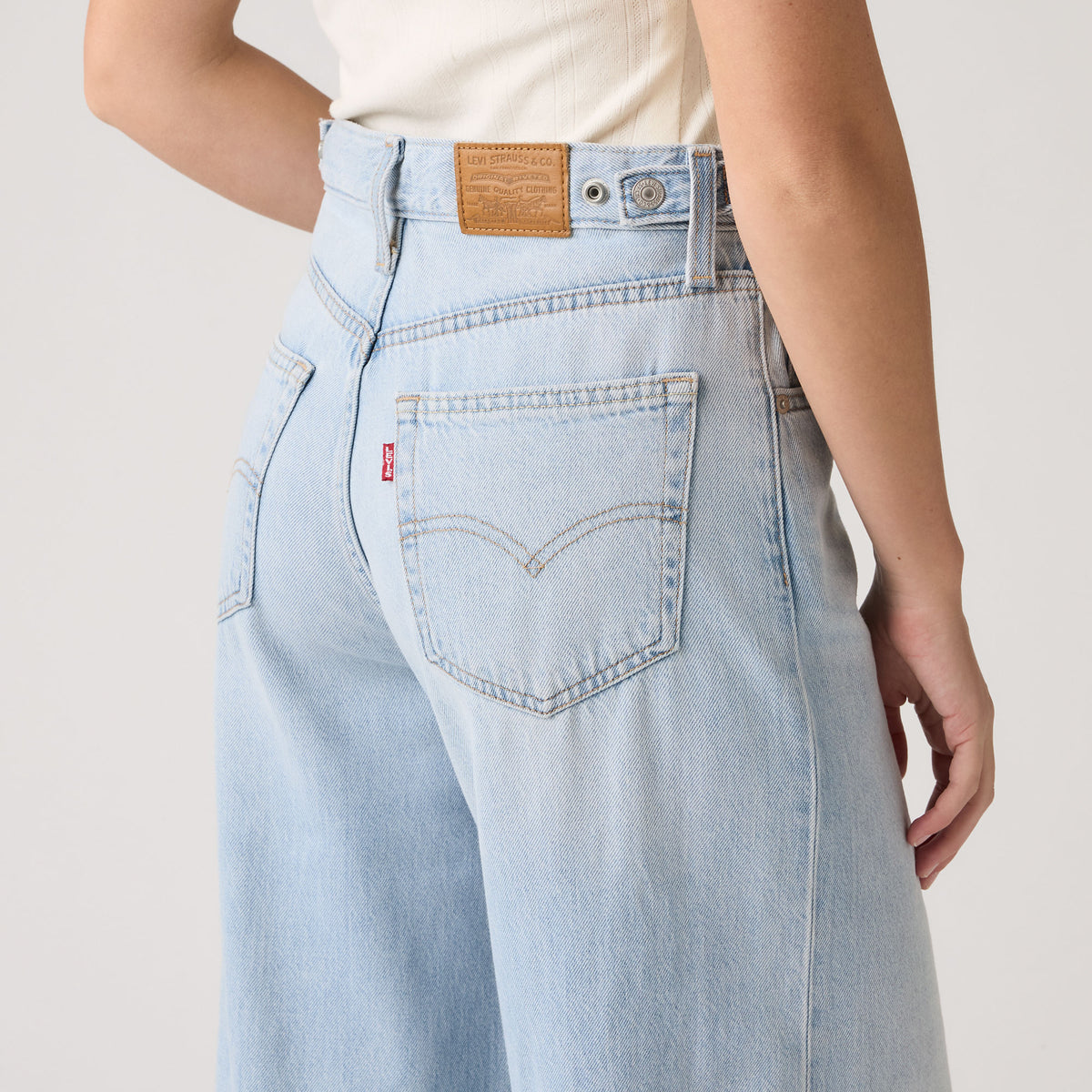 LEVI'S® WOMEN'S CINCH WIDE-LEG JEANS - MED INDIGO - WORN IN